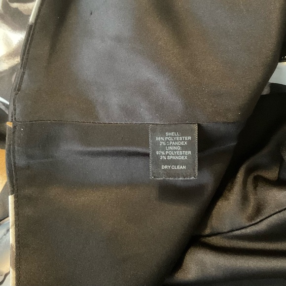 White House Black Market Black and Cream Floral Peplum Blouse - Picture 6 of 6